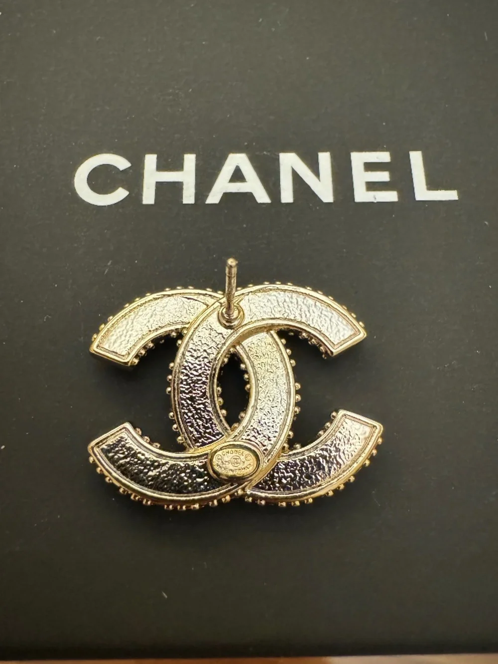 Brand New Classic Chanel CC Logo Strass Crystal Embellished Gold Earrings - Picture 3 of 5